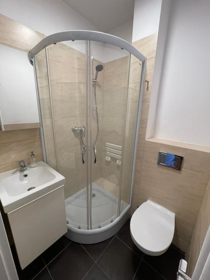 Centrum Złota 81 Varşovia Exterior foto